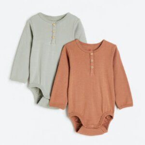 NEW H&M 2-pack Long Sleeve Henley Bodysuits Newborn Onesies NWT
